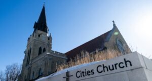 30 personas más acusadas en relación con el incidente de la iglesia de Minnesota: DOJ