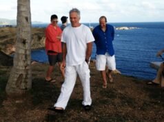 El Departamento de Justicia vuelve a publicar supuesta foto de Howard Lutnick en la isla Epstein