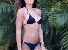 Mamá sexy tiene más de 50 años… ¡Adivina quién es el pequeño bikini negro!