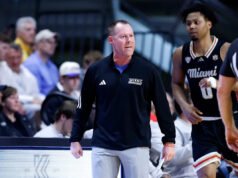 El No. 21 Miami (Ohio) pasa por Western Michigan y hace un tiro de último segundo para mantener una temporada invicta.