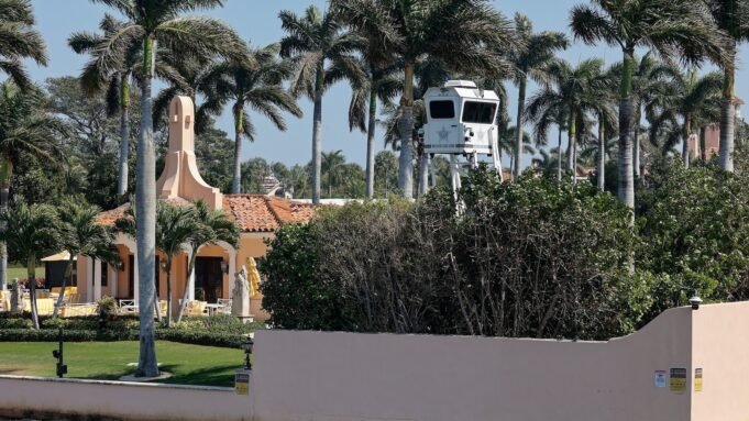 secret-service-mar-a-lago-rt-jh_1771800434497_hpMain_16x9.jpg