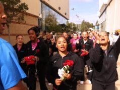 Los súper fanáticos de la gimnasia de UCLA sienten una conexión especial con los Bruins