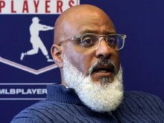 Preguntas y respuestas: ¿Qué sigue para los jugadores de la MLB después de la renuncia del jefe del sindicato Tony Clark?