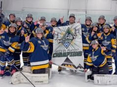 El equipo de hockey de Santa Clarita gana el título tras la muerte del padre del jugador