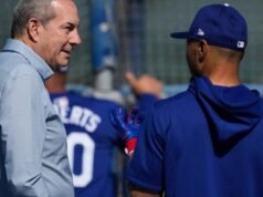 El nuevo ejecutivo de los Lakers, Lon Rosen, habla sobre el aumento del precio de las entradas Magic Johnson