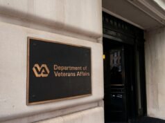 Los demócratas hacen sonar la alarma por la política del VA que podría recortar los beneficios médicos de los veteranos