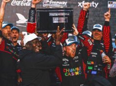 Al crecer como fanático de NASCAR, Michael Jordan disfruta de la victoria definitiva