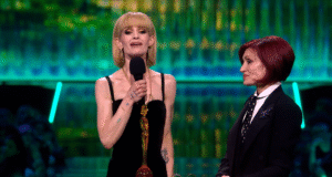 La mirada demacrada de Kelly Osbourne nació de la angustia, dicen sus amigos