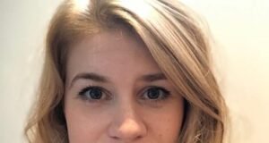 La madre de Sarah Everard rinde homenaje a su «hermosa» hija que tenía «toda su vida por delante» en Vogue británica en el quinto aniversario de su asesinato.