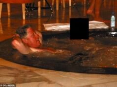La infame foto del spa de Bill Clinton provino de un lujoso viaje a Asia que realizó con Epstein y Maxwell, afirma un nuevo informe