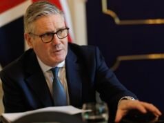 Los índices de audiencia de Keir Starmer caen a un nuevo mínimo tras el desastre de las elecciones parciales de Gorton y Denton, y la mitad de los votantes laboristas están considerando cambiarse a los Verdes.