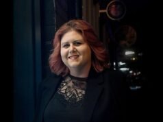 Elena se presentó en el aeropuerto de Melbourne lista para abordar su vuelo de $453… entonces Qantas hizo un cambio frustrante