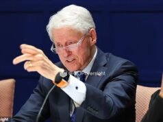 Momento tenso: Bill Clinton interrogado bajo juramento sobre si cree que Epstein se suicidó