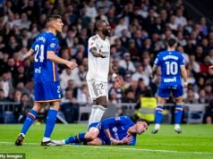 Antonio Rudiger se escapa de la tarjeta roja por «una de las faltas más brutales de la historia» en la impactante derrota del Real Madrid, mientras los fanáticos cantan contra Florentino Pérez y el ex defensa del West Brom se burla de Vinicius Jr.