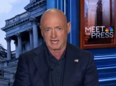 Mark Kelly califica la muerte de Jamenei como «algo bueno» pero denuncia la falta de «plan» en Irán: entrevista completa