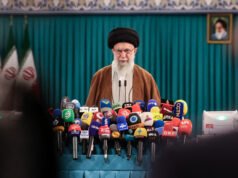 El líder supremo de Irán muere después de importantes ataques militares, dice Trump