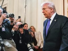 Trump dice que los ataques a Irán podrían durar un mes o más