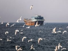 La guerra entre Irán y Estados Unidos asfixia una ruta marítima clave y amenaza a la industria mundial de carga