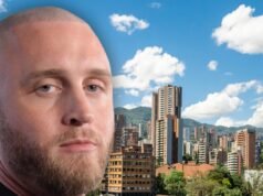 Chet, el hijo de Tom Hanks, dice que está atrapado en Colombia después de un problema con el pasaporte