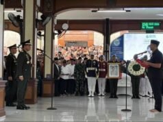 El momento en que la familia entrega el cuerpo de Try Sutrisno al Estado