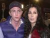 El hijo de Cher, Elijah Blue Allman, arrestado por agresión y allanamiento de morada