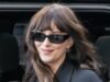 El estilo de bolso blanco listo para la primavera de Dakota Johnson está en Amazon