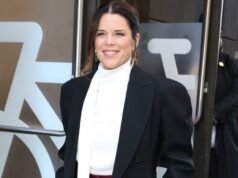 Los zapatos de Neve Campbell parecen muy caros, pero cuestan 119 dólares