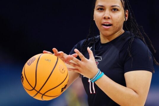 La ex jugadora de baloncesto de la USC Destiny Littleton vive con miedo en Israel