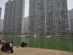 A medida que la economía de China se desacelera, algunos compran apartamentos baratos para ‘jubilarse’ anticipadamente