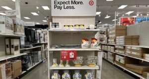 Target informa otra cuarta parte de ventas a la baja, pero dice que ve algunos brotes verdes